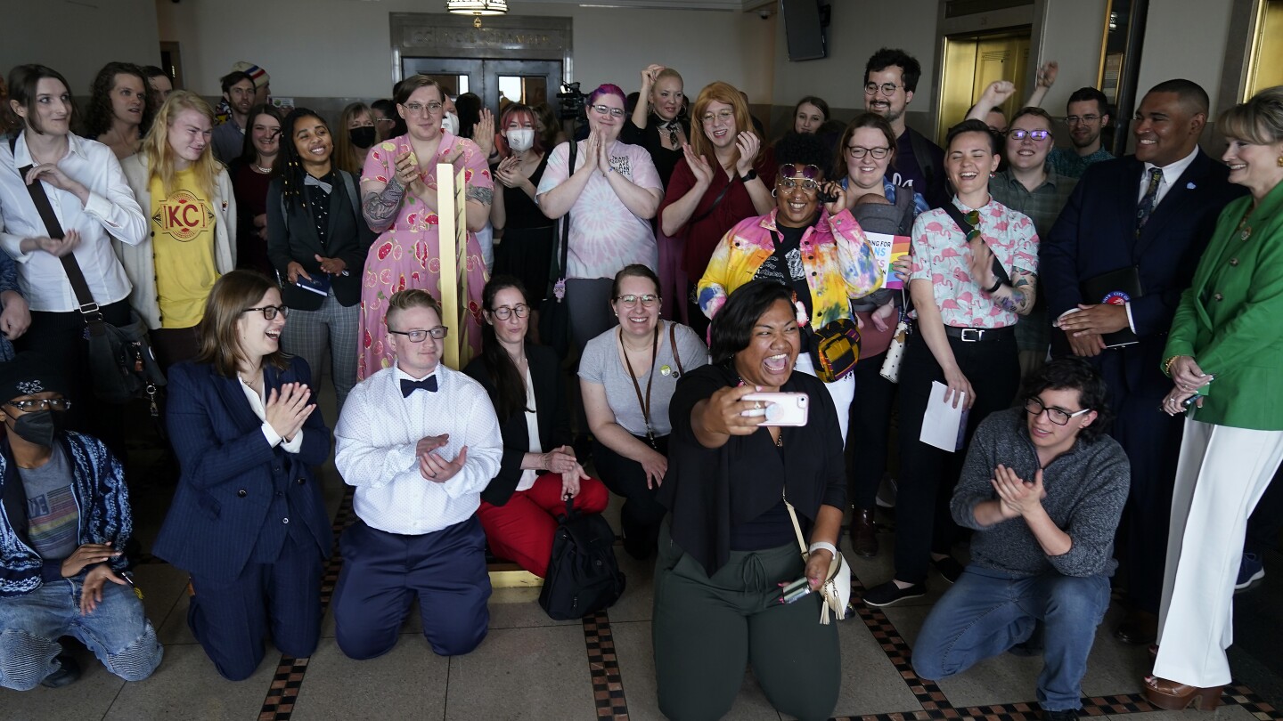 Missouri judge says law banning surgery, medications for transgender minors is constitutional featured image