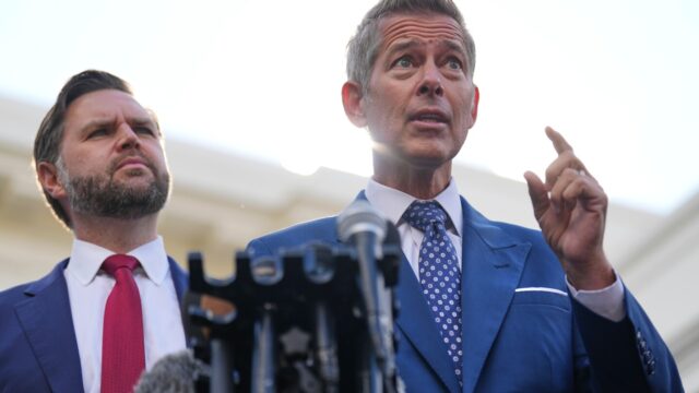 California revokes 17,000 commercial driver’s licenses amid Trump administration concerns Thumbnail