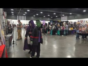 Cosplayers and gamers take center stage at Toledo comic convention Thumbnail