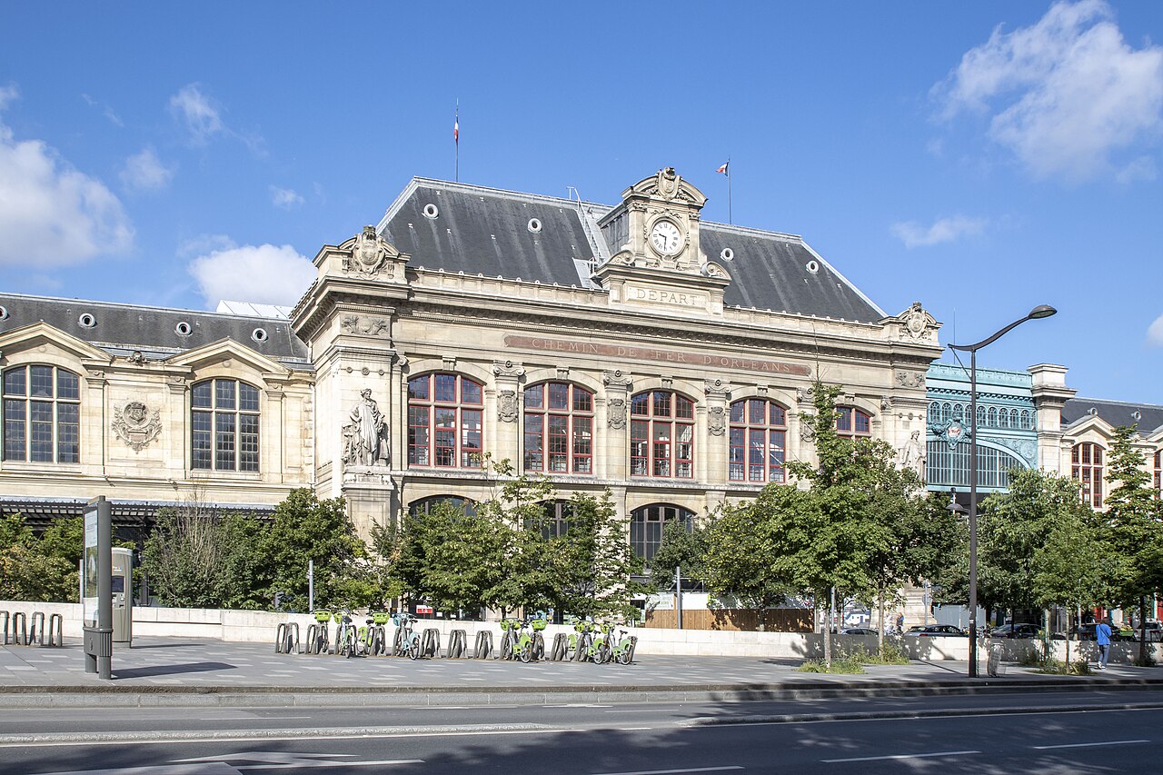 Massive Fire Erupts Near Paris Train Station — 100 Firefighters Battle Blaze
