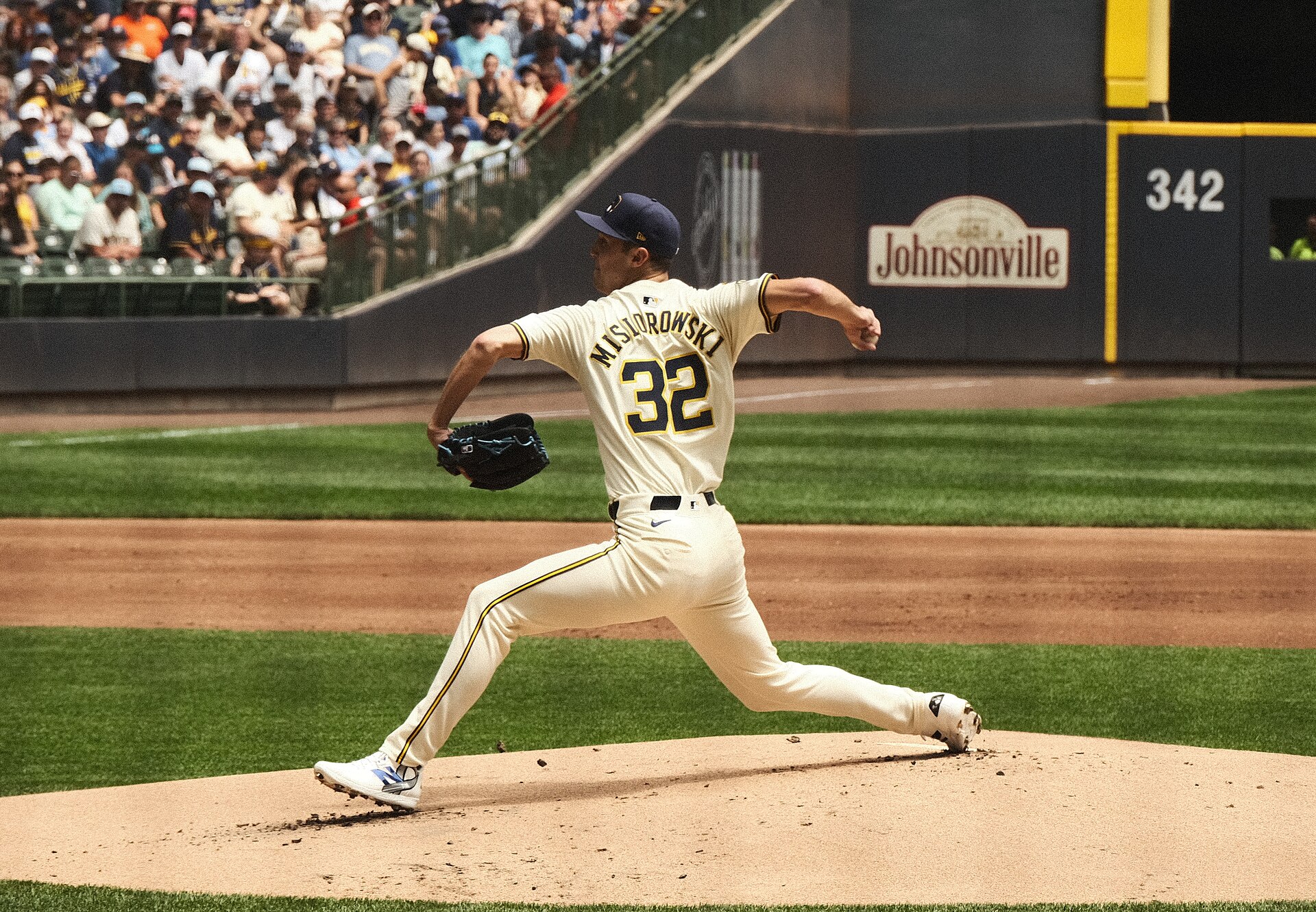 World Series Game 1 Tonight: Brewers Host Rays in First Fall Classic Since 1982